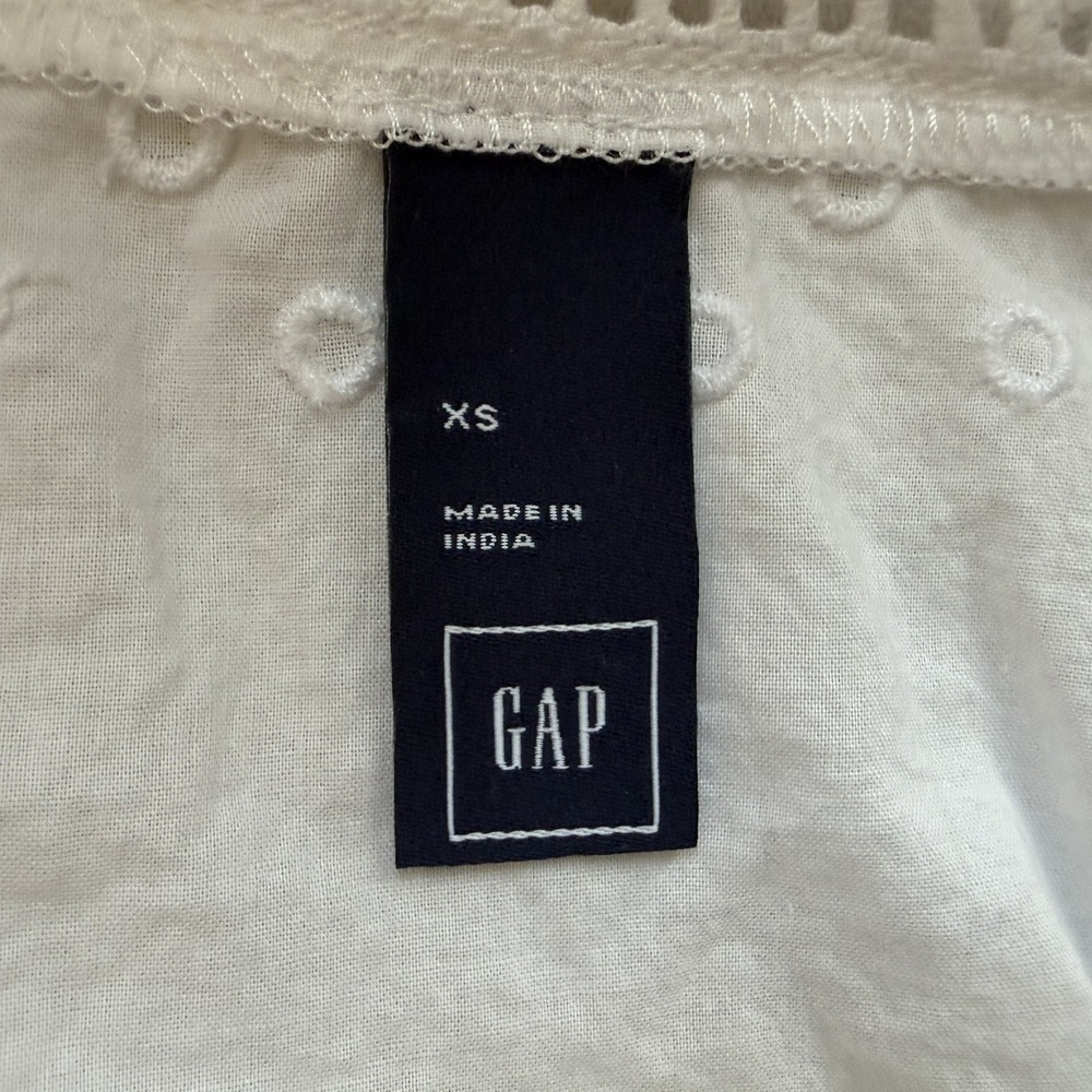 GAP Eyelet Lace Shirt Women XS White Embroidered Short Sleeve 100% Cotton Blouse - Picture 4 of 7